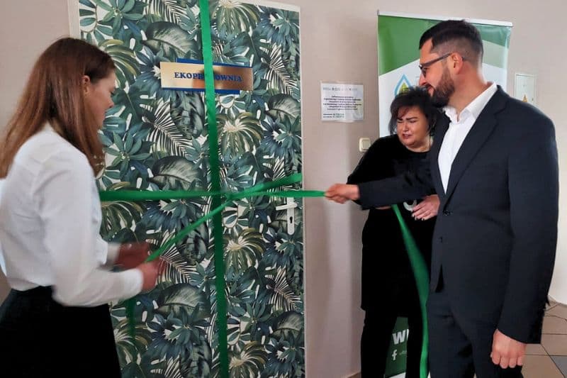 Tablica smogowa i interaktywna podłoga w SP w Korytowie