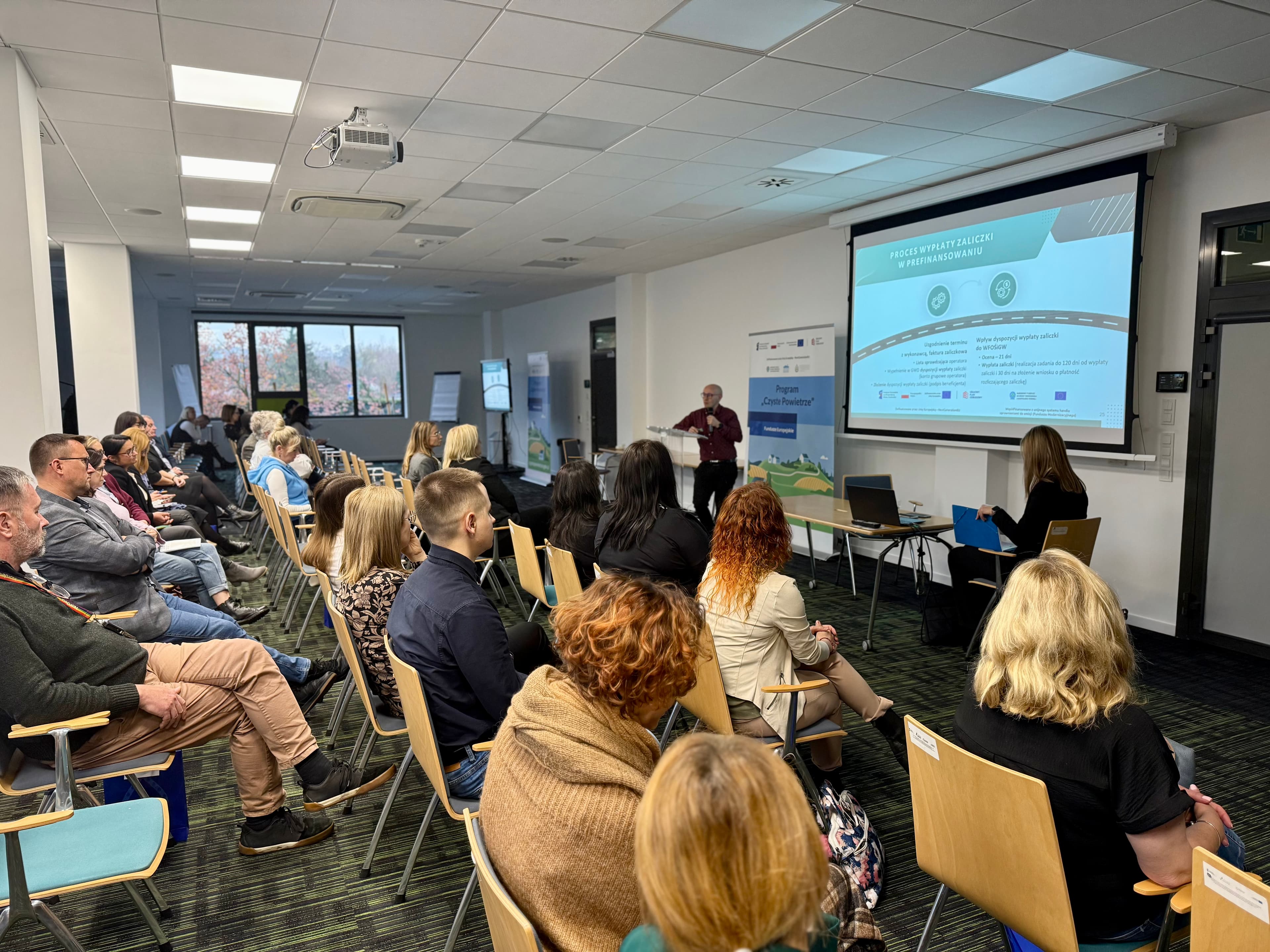 Gminny operatorzy programu Czyste Powietrze z Pomorza Zachodniego wzięli udział spotkaniach informacyjnych.