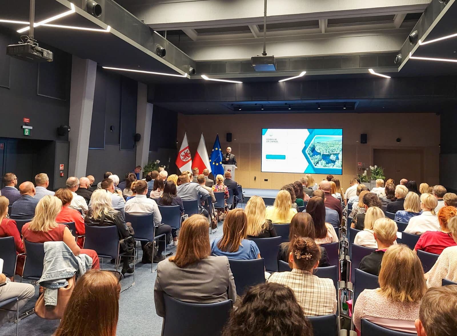 Wsparcie dla samorządów na modernizację budynków w miejscowościach popegeerowskich